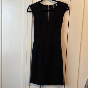 ✨ANY 2 FOR 15 ANY 3 FOR 20✨ Black Fitted H&M Dress